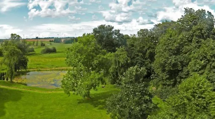 Gut Zarrentin 公寓 *